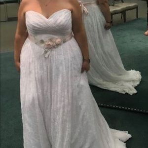 David’s Bridal style AI13030119 discontinued, Brand new w/out tags unaltered